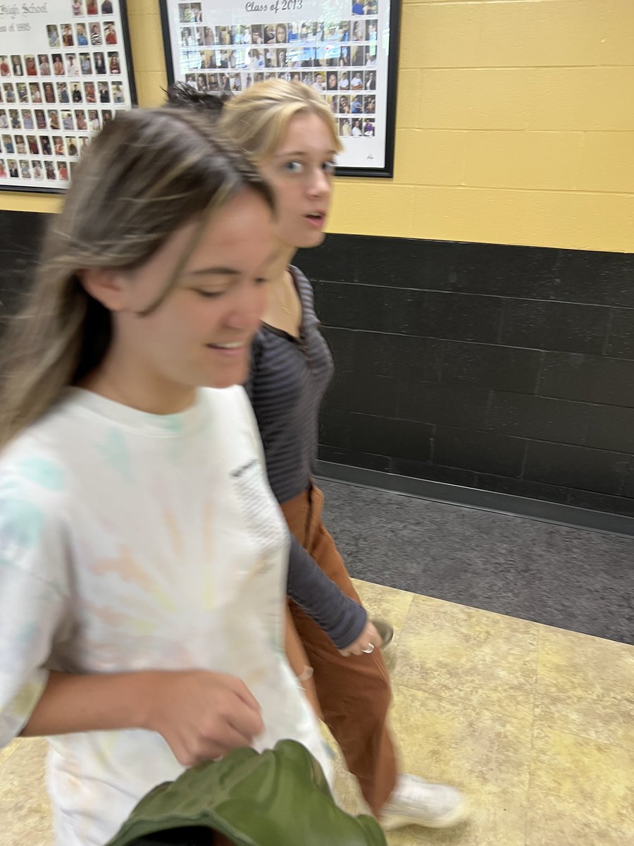 TonyJarvis_MHS's tweet photo. Oh no, itβs Friday the 13th!!! Weβve heard βThrillerβ and we βget toβ have another Fist Bump Friday at Murray High! ππ» to all Tigers. #MHS_WeGetTo #MurraySchools https://t.co/VnKvr8gTi8