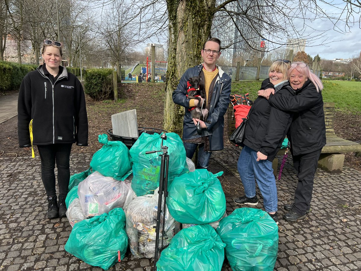 Our next litter-pick in Hulme Park will be on Sunday 22nd October 2023. Meeting at the bench near the main playground at 12:30 in the late morning/early afternoon. will last around an hour. Please join us, it will be the last official pick of 2023.@Lee4Hulme @AnnIgbon @MCCHulme