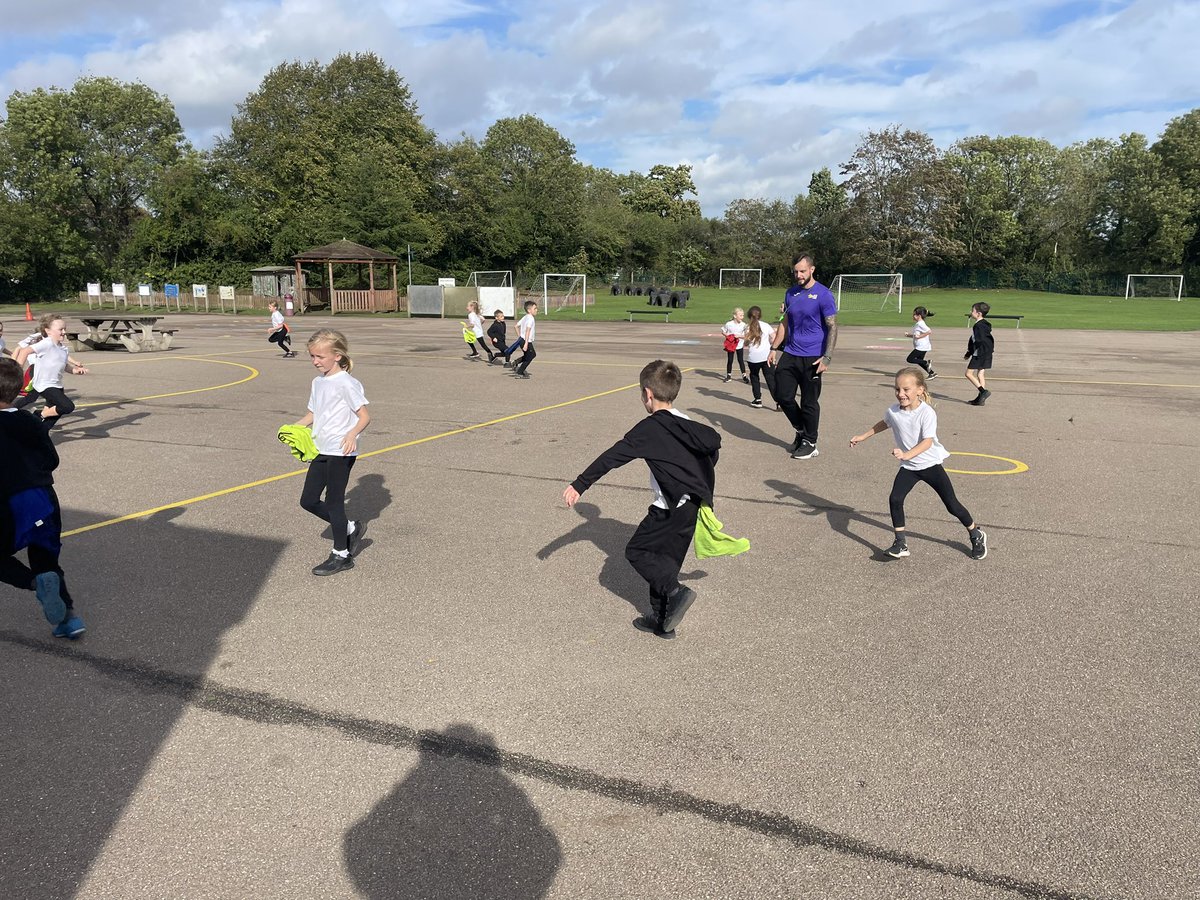 Miss Clutterbuck tweet media