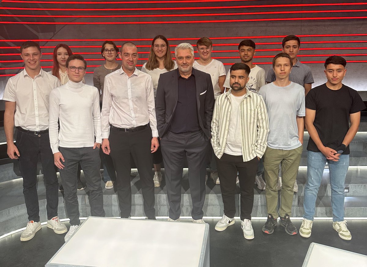 Sandro Brotz (@sandrobrotz) on Twitter photo Das <a href="/JupaSG/">Jupa SG/AI/AR</a> zu Gast in der letzten #SRFArena vor der #WahlCH23. Ab 22.25 Uhr <a href="/SRF/">SRF</a> 1 mit #AlexKuprecht <a href="/SVPch/">SVP Schweiz</a> <a href="/EdithGraf/">Edith Graf-Litscher</a> <a href="/spschweiz/">SP Schweiz</a> <a href="/RuediNoser/">Ruedi Noser</a> <a href="/FDP_Liberalen/">FDP Schweiz</a> <a href="/MarcoRomanoPPD/">Marco Romano</a> <a href="/Mitte_Centre/">Die Mitte – Le Centre</a> - und mit <a href="/mhermann_/">Michael Hermann</a> <a href="/sotomoCH/">Sotomo</a>. Das <a href="/JupaSG/">Jupa SG/AI/AR</a> zu Gast in der letzten #SRFArena vor der #WahlCH23. Ab 22.25 Uhr <a href="/SRF/">SRF</a> 1 mit #AlexKuprecht <a href="/SVPch/">SVP Schweiz</a> <a href="/EdithGraf/">Edith Graf-Litscher</a> <a href="/spschweiz/">SP Schweiz</a> <a href="/RuediNoser/">Ruedi Noser</a> <a href="/FDP_Liberalen/">FDP Schweiz</a> <a href="/MarcoRomanoPPD/">Marco Romano</a> <a href="/Mitte_Centre/">Die Mitte – Le Centre</a> - und mit <a href="/mhermann_/">Michael Hermann</a> <a href="/sotomoCH/">Sotomo</a>.