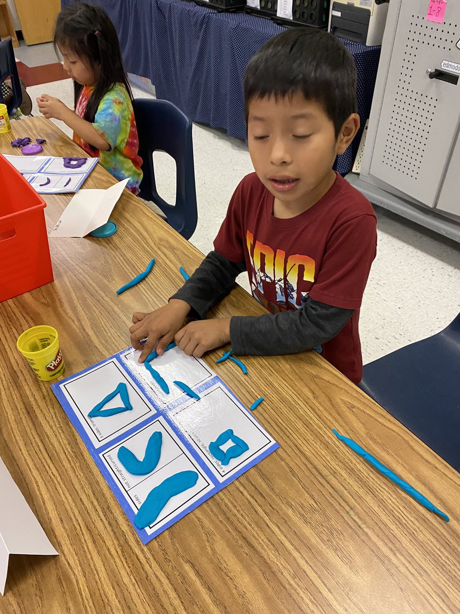 Kindergarten <a href="/Hasty_Huskies/">Hasty Fine Arts Acad</a> have been modeling 2D shapes in Think Tank this week. <a href="/MRegan0123/">Dr. Rosario-Regan</a> <a href="/Beth_Coryell/">Beth Coryell</a> <a href="/JanetMarotte777/">Janet Marotte</a>