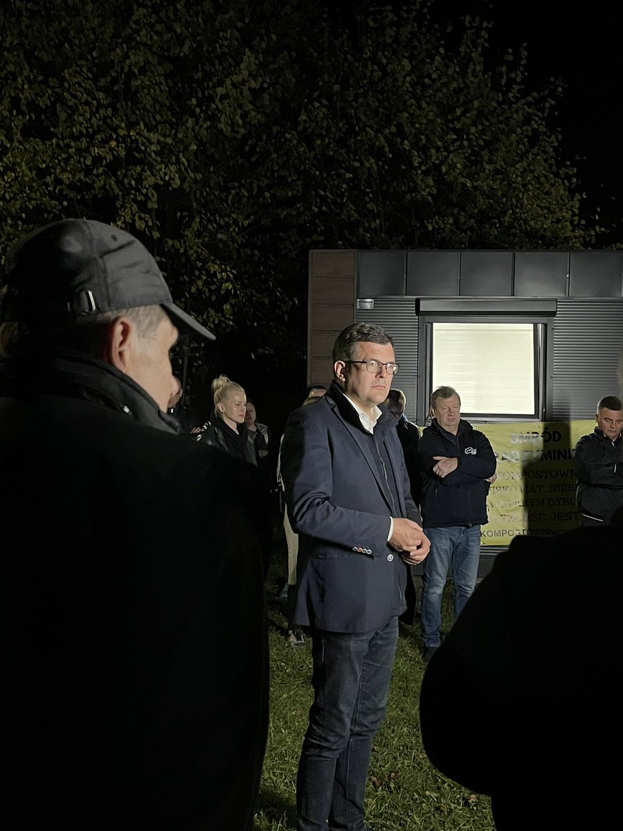 PiotrUscinski's tweet photo. Ostatnia #TrasaUścińskiego dobiegła końca. Za mną dzisiejsze spotkania w #Ciemne #Czarna #StareGrabie #Krzywica #Pasek #StaryKraszew #Krusze #Wszebory #WolaRasztowska #StaryDybów Dziękuję mieszkańcom za rozmowy! 🇵🇱👍 Zwyciężmy! https://t.co/JvwPKbgo5u