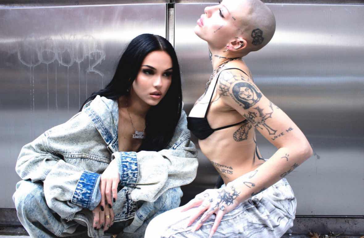 highonstelena's tweet photo. #DEPRECATING OUT NOW!!! 🖤
@MaggieLindemann @siiickbrain
>>> https://t.co/agrAQEZ8Kz <<< https://t.co/XNUJegoFIx