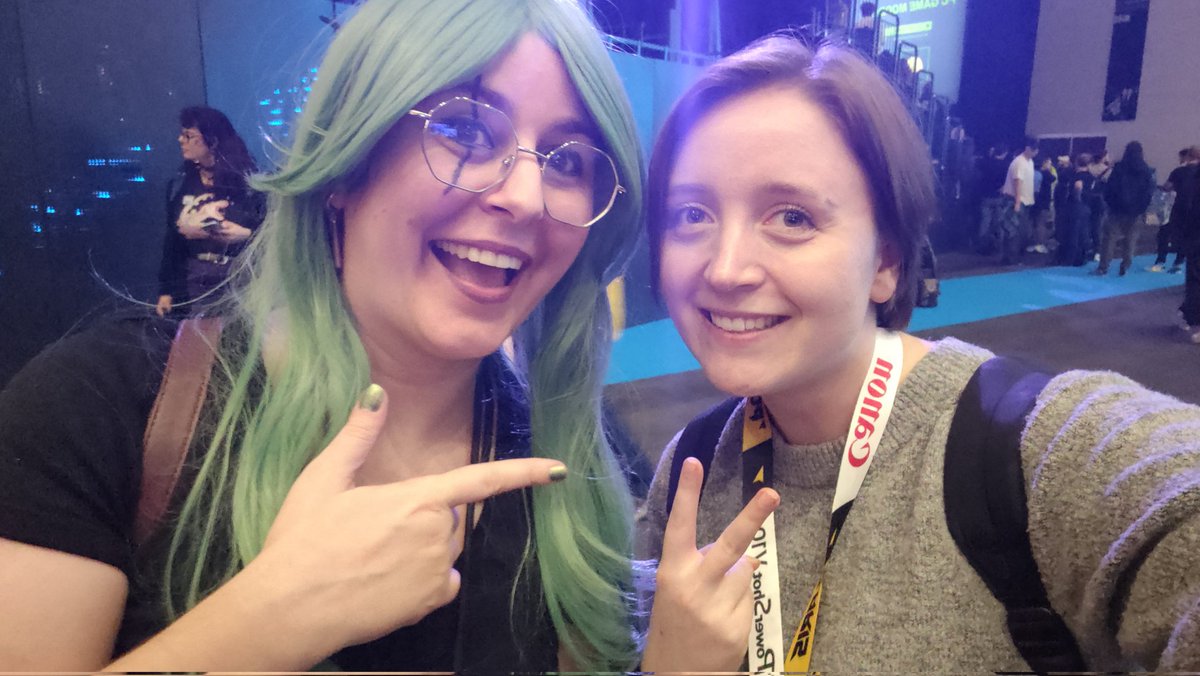 Fangirl Moments ❤️

Danke <a href="/PhunkRoyaI/">PhunkRoyal</a> , @Kleifferson und <a href="/PewyArt/">ATN Pewy 🌿</a> ❤️ Es war ein inneres Blumenpflücken mit euch zu quatschen ❤️❤️