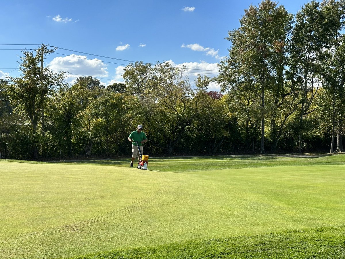 IHCCGreenkeeper's tweet photo. More Vredo #TurfBuddy and more hints of fall color! 🍁🍂 https://t.co/Gyux7P67om