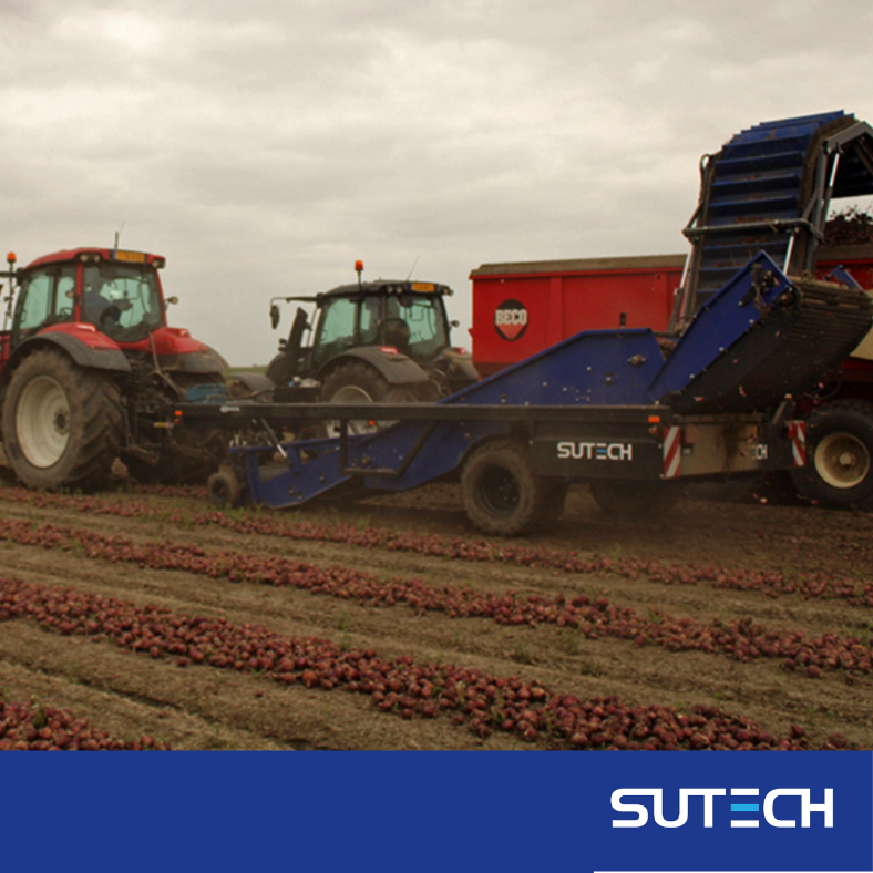 SUTechniek's tweet photo. Een mooie compilatie van @Agrifoto bij akkerbouwbedrijf Booijink VOF uit Ens 🧅🚜.
#Agrifoto #uien #uienlader #SUTech https://t.co/oNwFUTIeIc