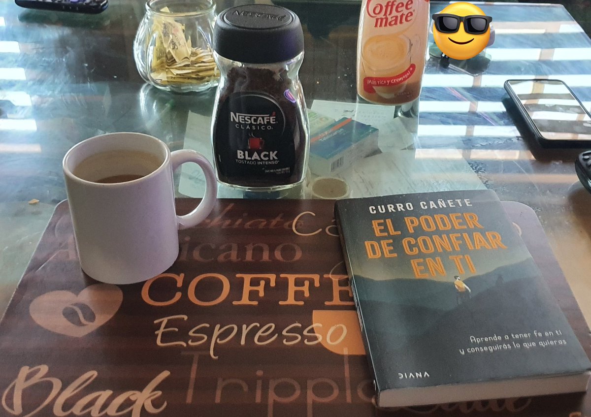 Viernes de #MotivateAquiyAhora nada como un buen cafe  y un poco de lectura para comenzar el dia. 

#ExcelenteFinDeSemana 
#EnEquipoEsMejor 
#VePorMas