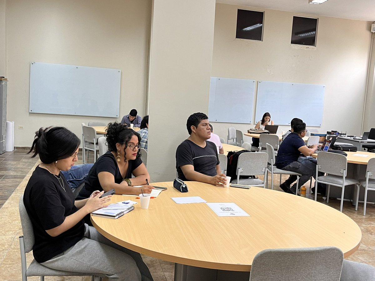 i3labespol's tweet photo. Hoy en el #IdeaCamp Ciencia se está llevando a cabo el taller “Validación de prototipos y modelo de negocio”.
Junto a Caroline Lazo, científica de alimentos experimentado. Experta en espumosos y energéticos en #BelivCompany, industria de alimentos y bebidas.
#ESPOLesCiencia https://t.co/soCyzdoV5u