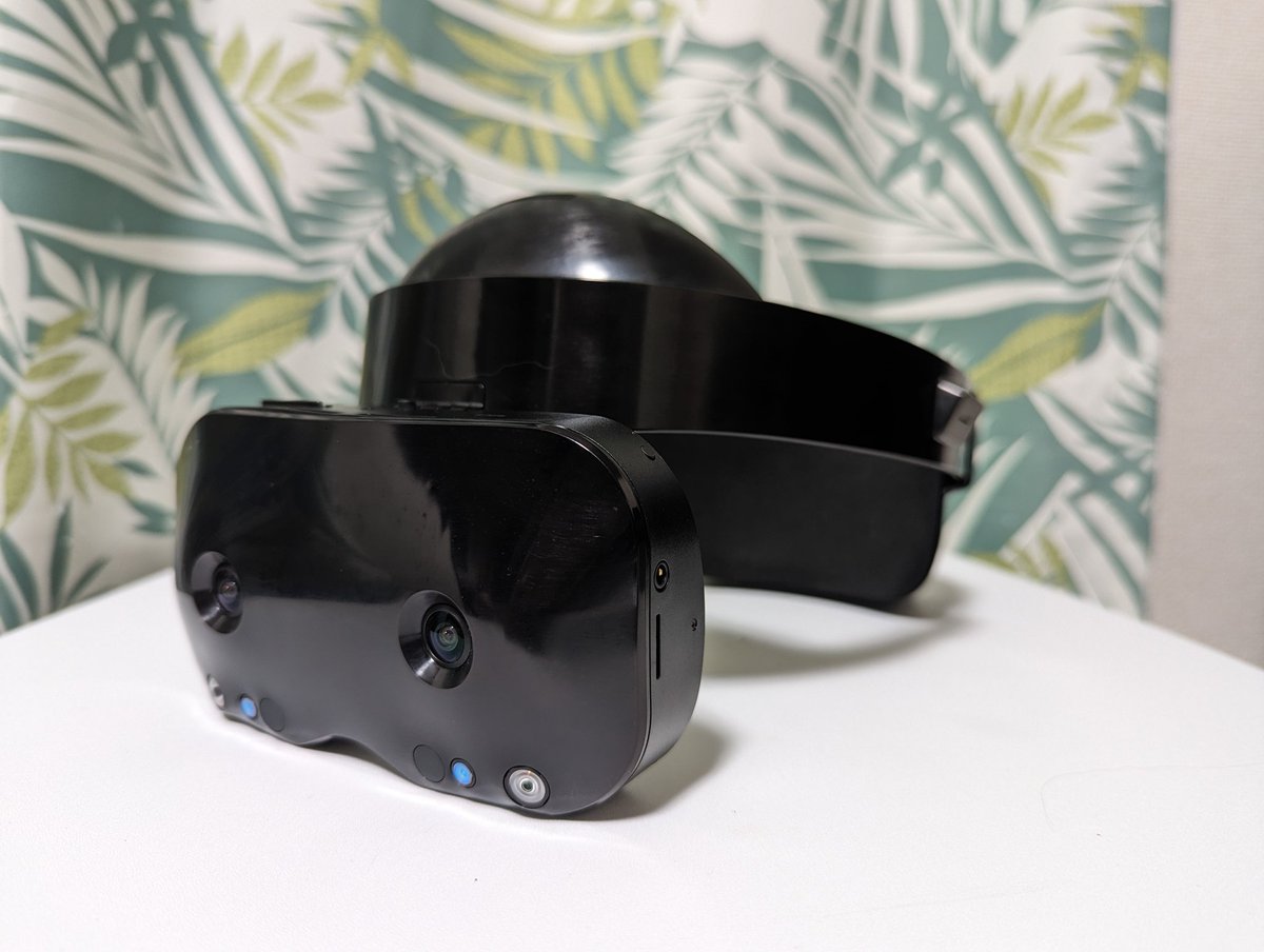 ar_fukuoka's tweet photo. 今度の日曜日はビデオシースルーXRデバイスのかけくらべ会!発売されたばかりのQuest3の他にも、#LynxR1 や #ThinkReality VRX、#ZapBox などのちょっとレアなデバイスも体験できます。
https://t.co/C4MvMxhQ2q
#AR_Fukuoka #エンジニアカフェ https://t.co/dGwkPUF4ty