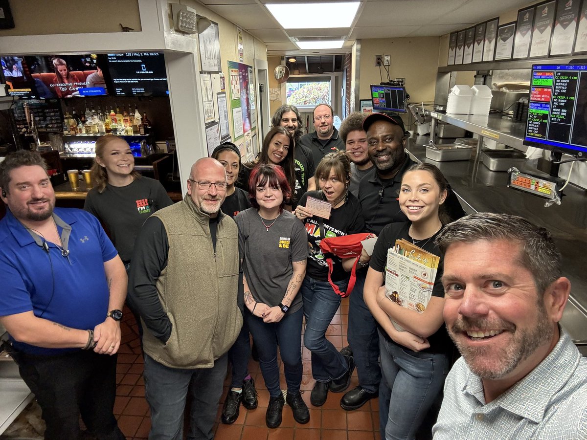 dougcomings's tweet photo. 500 mile road trip with @CaraLiebman around Michigan! Appreciate the engaged teams of fantastic ChiliHeads delivering great hospitality to our Guests! 
🌻🌶️🌻 https://t.co/bsRbhj5rYd