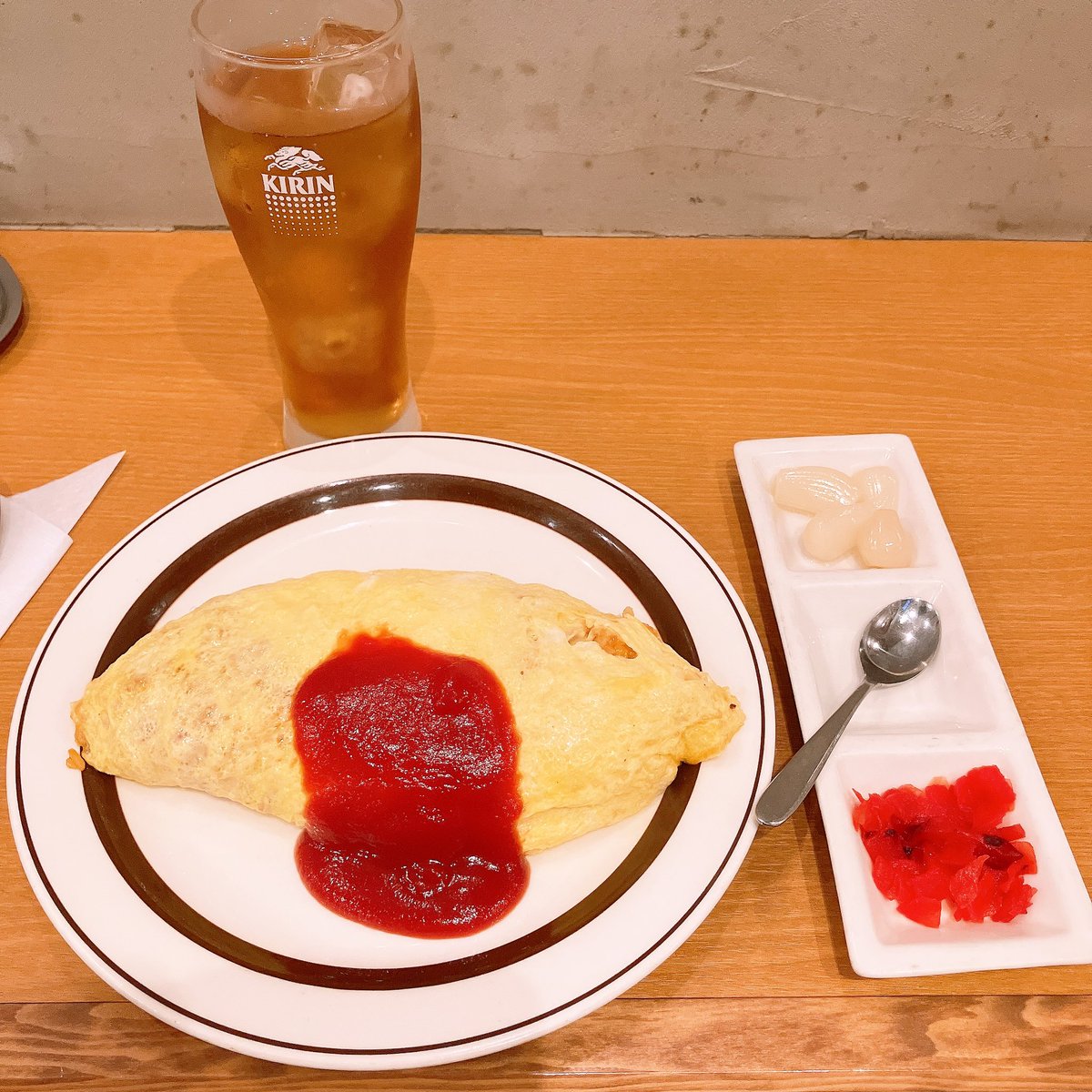 happym_k's tweet photo. 1人で広島へ！
いやー、キャリーをゴロゴロ転がして歩くの結構大変だった(￣▽￣)
1人で、オムライス食べに行ったり、パスタ食べに行ったり最高だった！！
綺麗な景色にも出会えて、良い思い出になった！

#広島
#オムライス
#パスタ https://t.co/un75DzbRlN