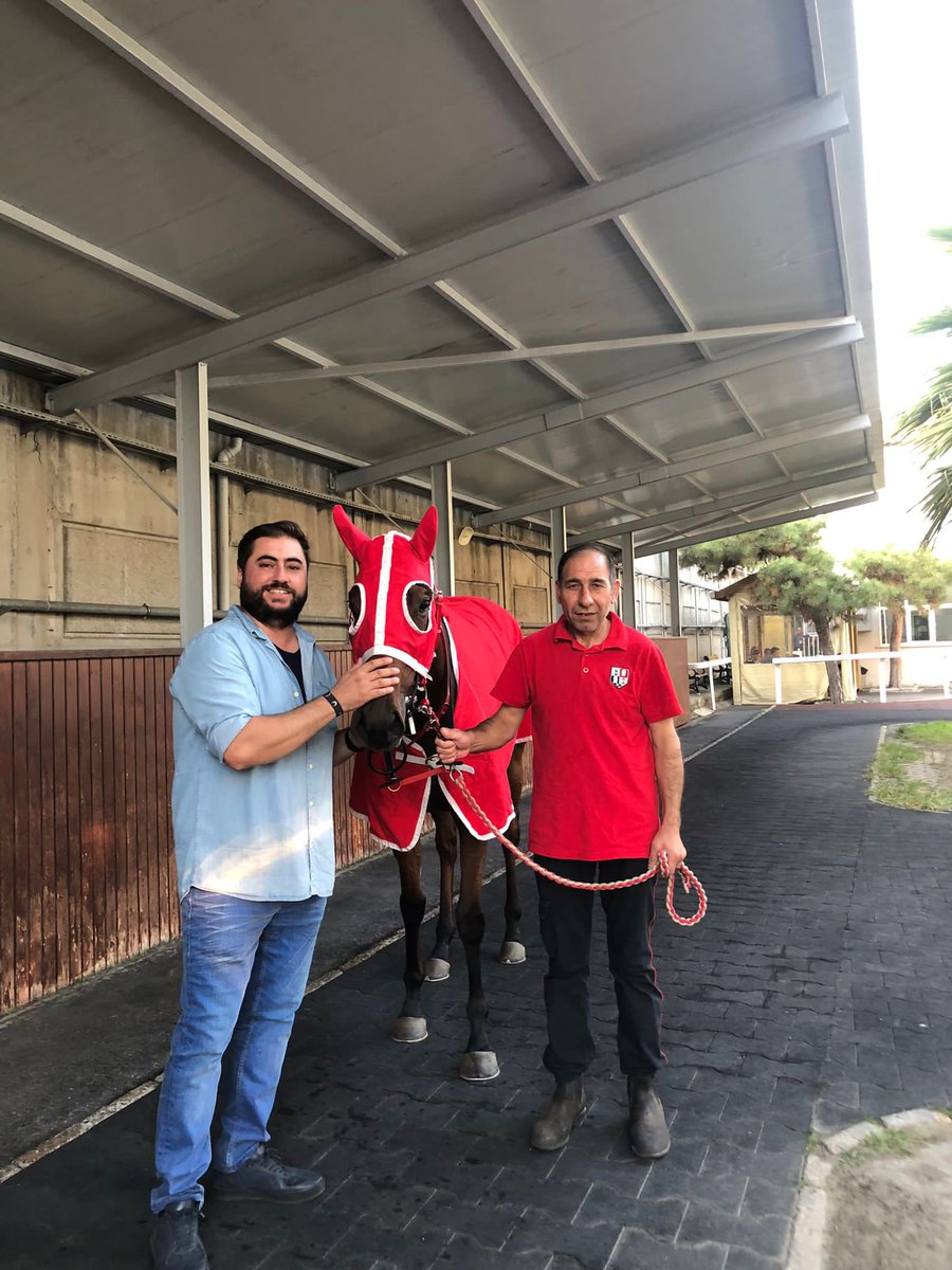 Başta Muammer amca ve Merve hanım olmak üzere tüm <a href="/kitapciekurisi/">Kitapçı Ekürisi</a> gözü Aydın 
Nice güzel birinciliklere 
(Büyü bozuldu😁)
#Rayoflıght
 <a href="/seesimaald/">şimal</a> <a href="/seyit_sy/">Seyit YCL</a> 
(Tabi ki de Selçuk akbulat 👑)
Kral nalbantlar <a href="/Polattklc/">farrier34</a> <a href="/volkanemreonay/">Volkan Emre Onay</a> <a href="/Burhanaltunba21/">🅱️URHAN 🅰️LTUNBAŞ</a>