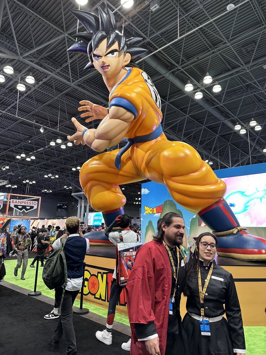 HosonoShuhei's tweet photo. NYCC2日目も大盛況！ジャンフェスに来てるような気持ちになるくらいマンガ・コンテンツが多いです。7、8年くらい前に来たときはアメコミばかりだった気��するんですが。MANGA Plusブースにも沢山来ていただいて北米でのマンガ熱を感じます。 https://t.co/jXOXVwQXvM