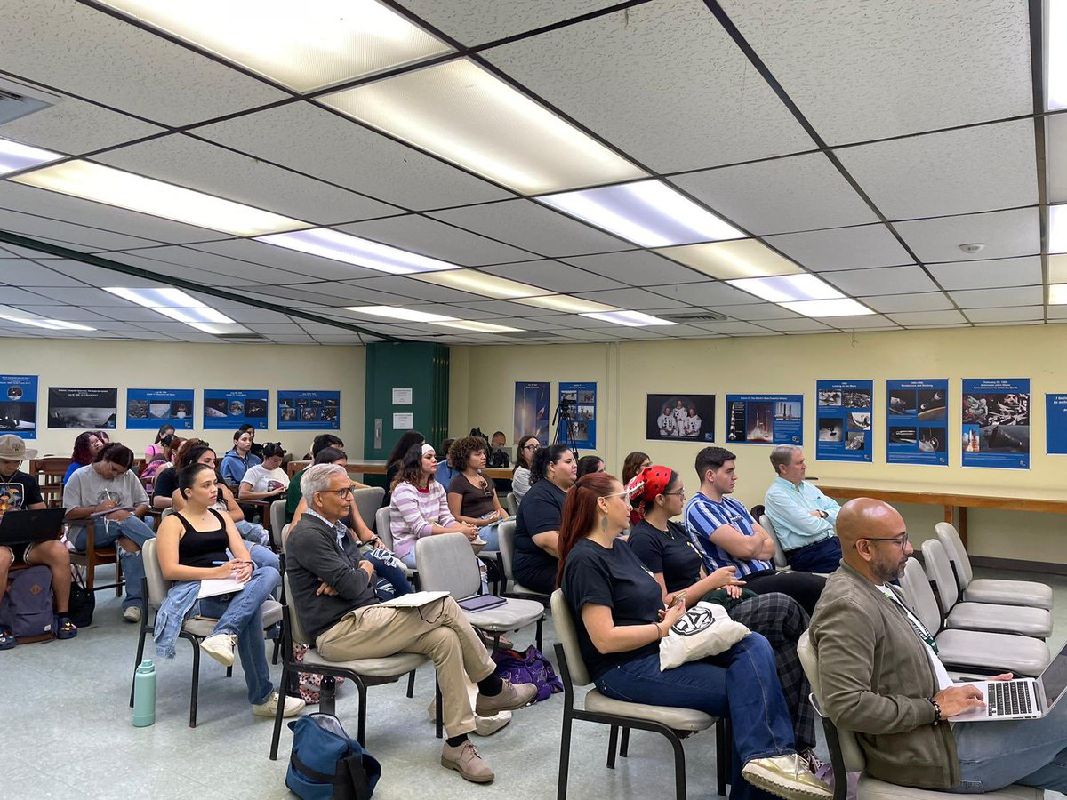 ImpactoJuventud's tweet photo. Ayer se llevó a cabo la conferencia "De los datos a la acción para la movilidad económica de las familias en Puerto Rico", donde se analizó la pobreza infantil en el país y se presentaron estrategias para abordar este problema. ¡Agradecidxs por la información! @IDJ_PR https://t.co/m8hus4eEmw
