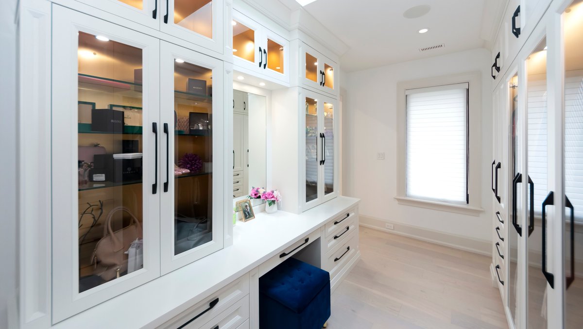 SymphonyKitchen's tweet photo. 2023 Wood Diamond Award Utility Storage Closet Symphony Kitchens Second Place⁠
This primary bedroom closet was just one of the many amazing closets that we built in this custom house. ⁠
#bedroomdesign #organizedhome #organizedlife⁠
#clothes #customcloset #luxurycloset https://t.co/AcBMHiHZPJ