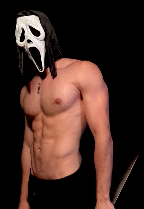 Friday the 13th, catch me under your bed https://t.co/MvcwCVrueq