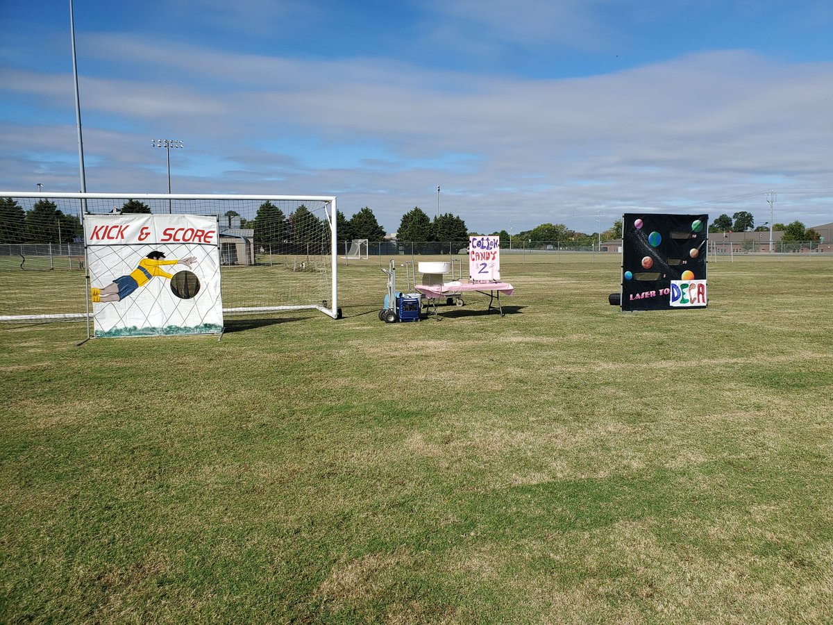 DECA ready for homecoming Festival.  Enjoy your Homecomimg Day!