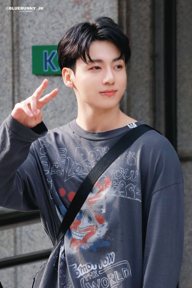 ThaoCookies's tweet photo. Nhìn JUNGKOOKIE như vừa debut hôm qua vậy chời...
@BTS_twt #JungKook_3D #JUNGKOOK https://t.co/ltYLd29vdh