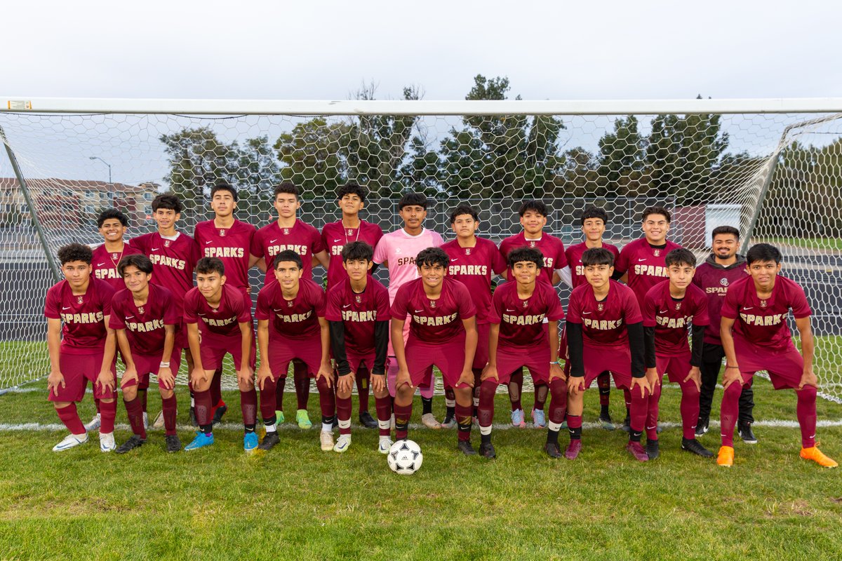 Big thanks to the 2023-2024 Sparks High School Boys Soccer team for having me out to take their team photos again this year! 🚂

Checkout the other team photos, individuals and buddy photos by going to: gallery.abbottography.com/shsboyssoccer2…

#SparksPride