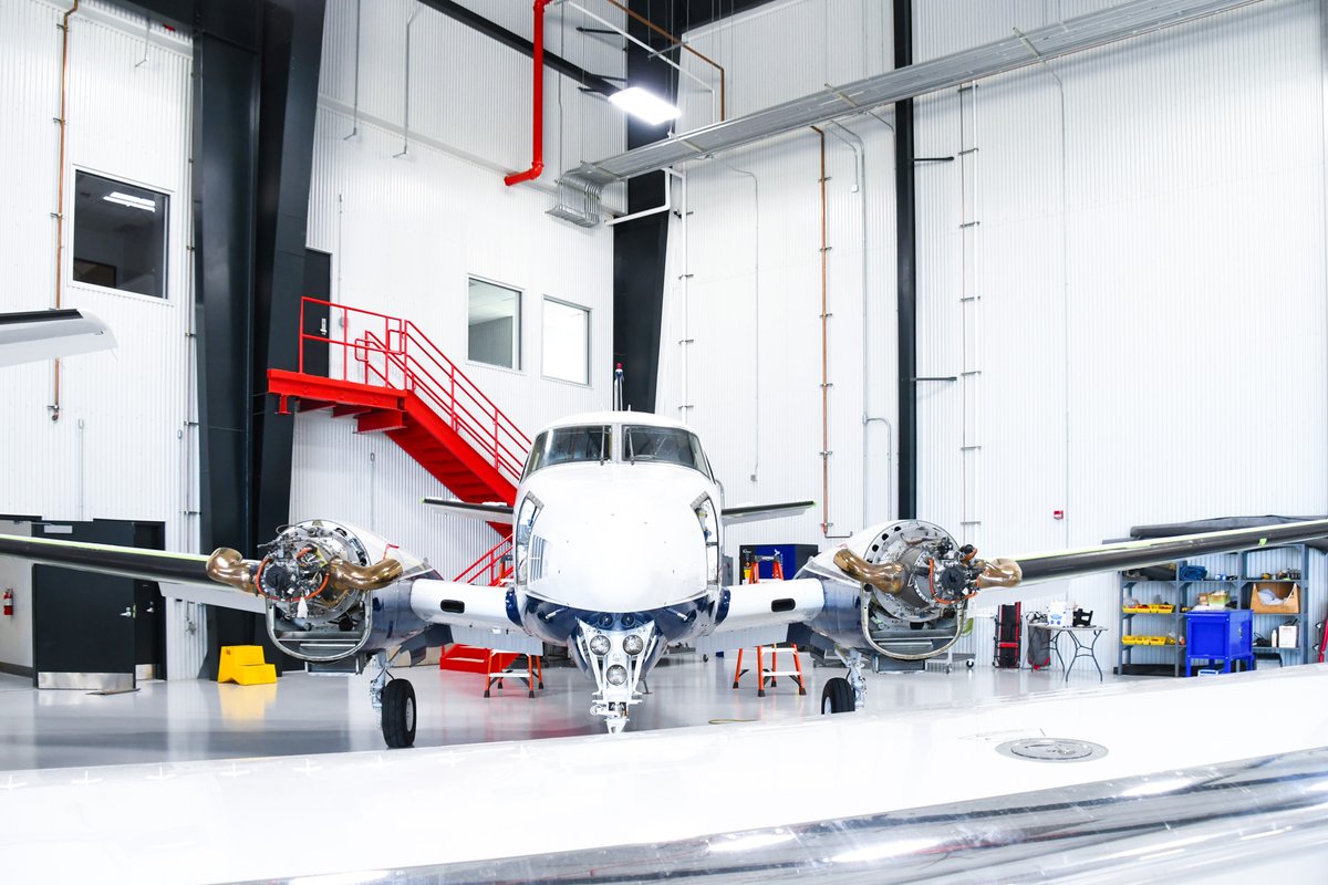 deanaircraft's tweet photo. We're smiling because it's FRIDAY! https://t.co/LGCytWr919