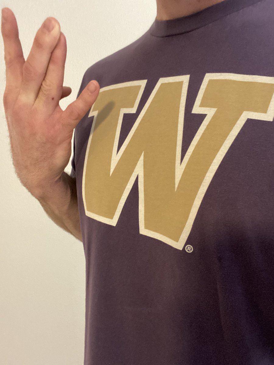 heyhalverson's tweet photo. @UWBolt @UWSquints @uwchelsita @uwleah @HoodHusky @Hooligan7_StSUW @evanfeather42 @eriggs @JoshuaTufts @MisterRooney @UWFBopinions @Tequilla_UW @UWpsychopath @UWAthletics @cat_clark @Barstoolhuskies @Pattapit @simplyseattle Friday: I don’t think my voice box knows what it’s in for tomorrow.
#WashingtonWeek #PurpleOut #GoHuskies https://t.co/aXT7oh8iAk
