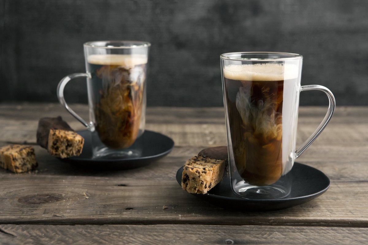 TotalTablePlus's tweet image. Leaves are falling, autumn is calling 🍁

Stay cozy this season with Luigi Bormioli’s Thermic Glass, 11432/01. @LuigiBormioliSA 

#thermicglass #irishcoffee #tabletopmatters #barware #restaurants #hotstuff