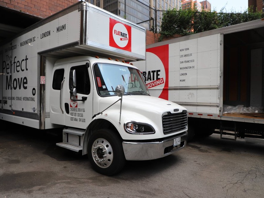 At FlatRate we take long distance moving seriously. From initial sales consultation to arriving safely at your new home, our team of moving experts provide detailed planning for every step of the moving process so your transition is as smooth as it can be 🚚📦 #longdistancemovers