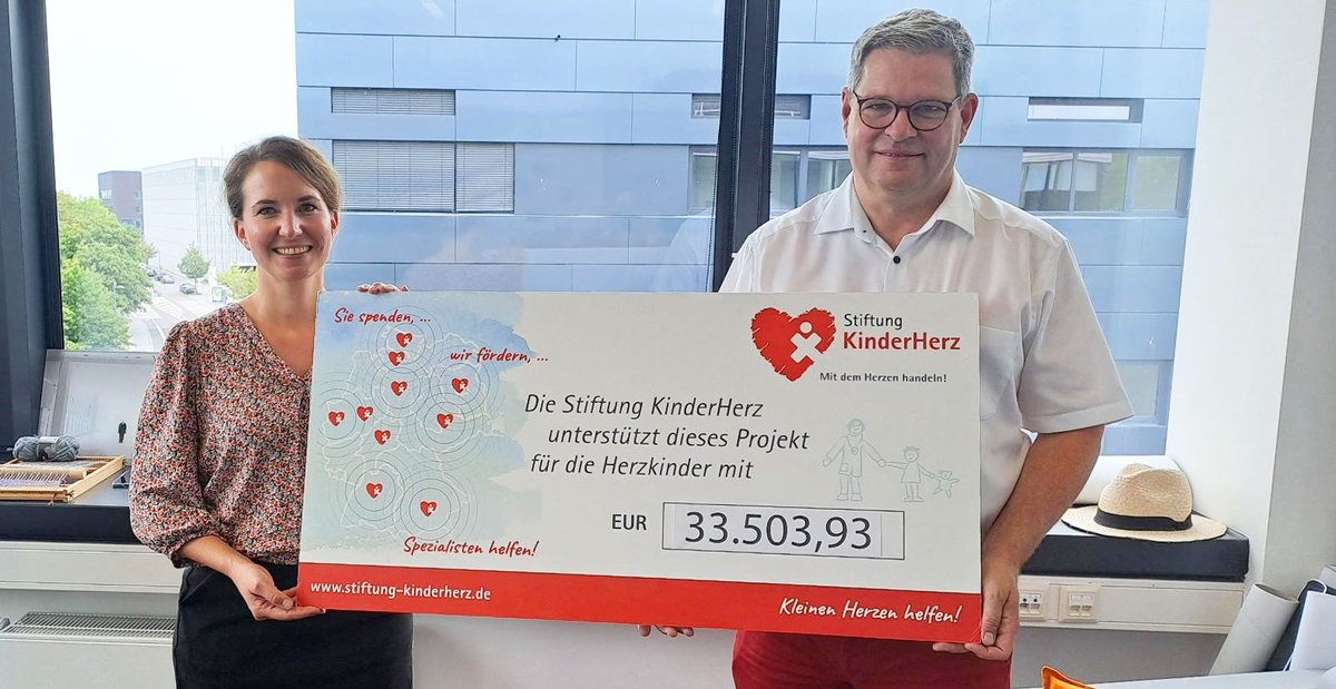 Stiftung KinderHerz (@skinderherz) on Twitter photo Um kleinen Herzpatienten das Leben zu erleichtern, arbeiten Forscher am <a href="/UKEHamburg/">UKE Hamburg</a> und am Aachener Helmholtz Institut daran, eine biologische #Herzkammer aus lebenden #Herzmuskelzellen zu entwickeln.
Wir geben erneut 33.503,93 Euro frei.
➡️stiftung-kinderherz.de/aachen_hamburg Um kleinen Herzpatienten das Leben zu erleichtern, arbeiten Forscher am <a href="/UKEHamburg/">UKE Hamburg</a> und am Aachener Helmholtz Institut daran, eine biologische #Herzkammer aus lebenden #Herzmuskelzellen zu entwickeln.
Wir geben erneut 33.503,93 Euro frei.
➡️stiftung-kinderherz.de/aachen_hamburg