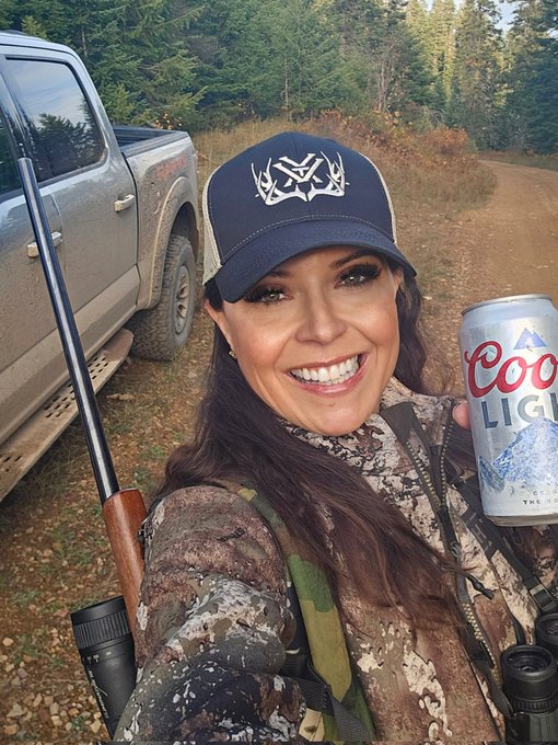 Wilderness adventure Day 4.  Anyone help me pitch a tent out here? https://t.co/LBpfTNnpuM