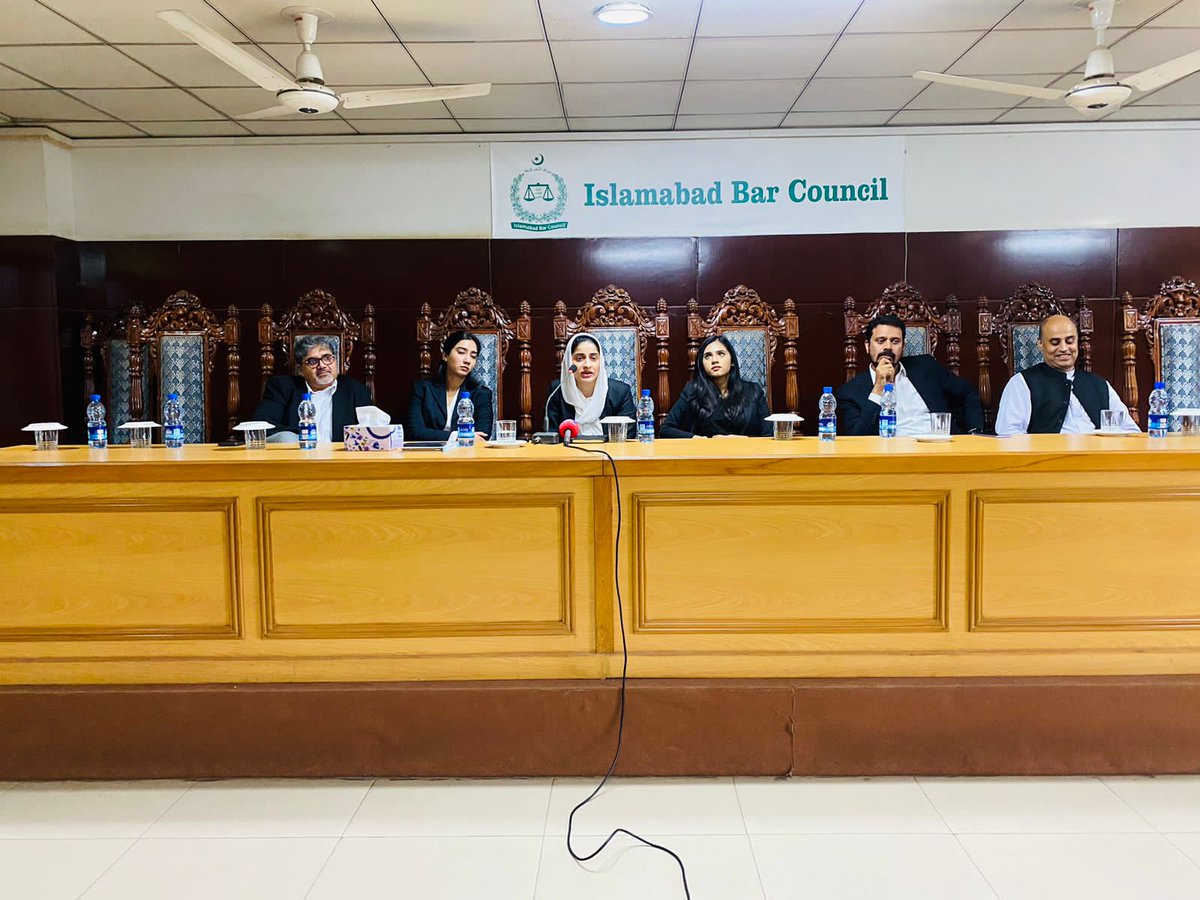 Sajjad_Yousafza's tweet photo. Thank you to our panelists and our participants for contributing to the discussion on compensation for young lawyers.

Only with the combined efforts of the juniors and seniors in the legal fraternity, can we arrive at a workable solution for paying junior lawyers. 1/2 https://t.co/2ALbCkubSg