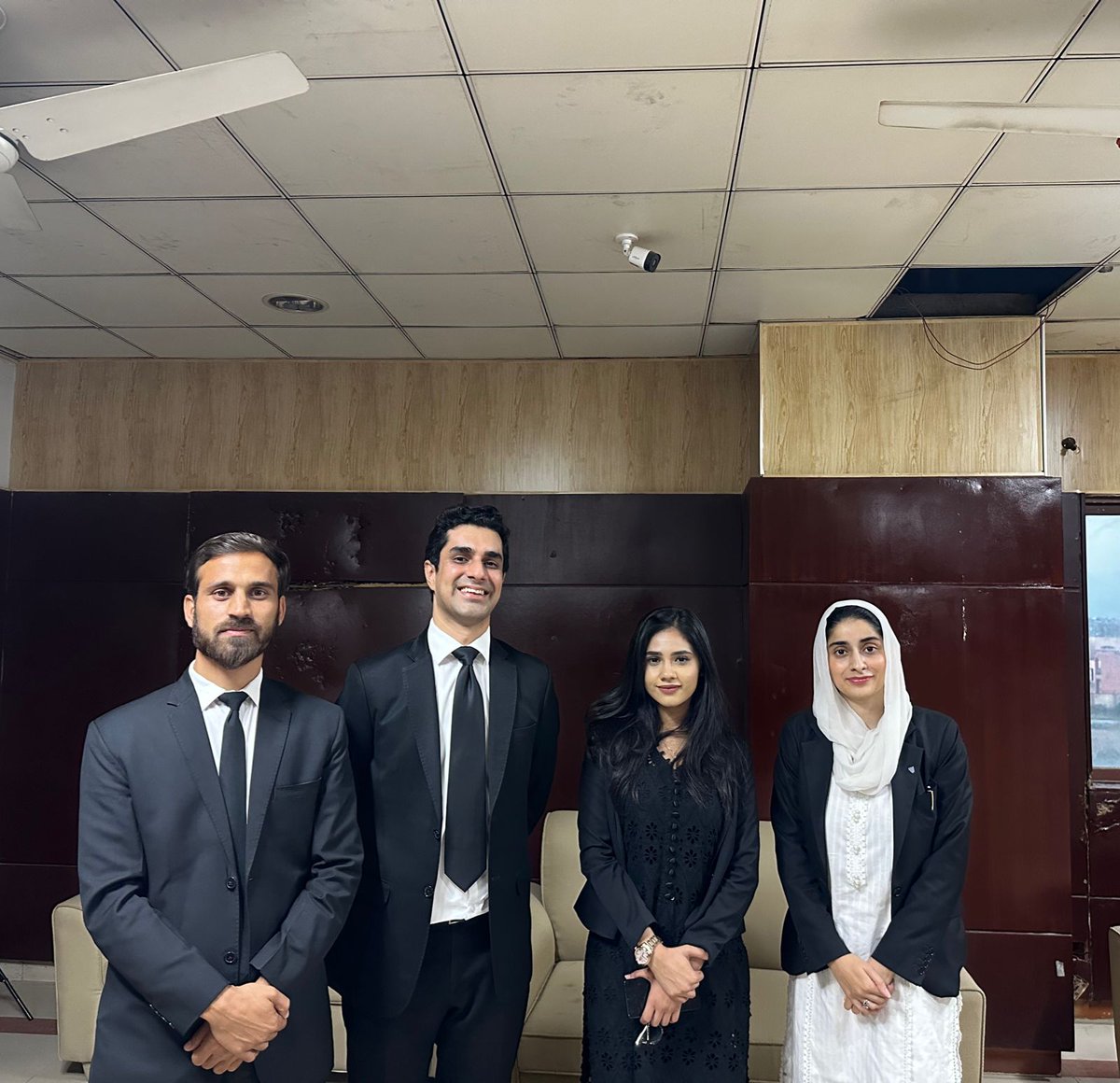 Sajjad_Yousafza's tweet photo. Thank you to our panelists and our participants for contributing to the discussion on compensation for young lawyers.

Only with the combined efforts of the juniors and seniors in the legal fraternity, can we arrive at a workable solution for paying junior lawyers. 1/2 https://t.co/2ALbCkubSg