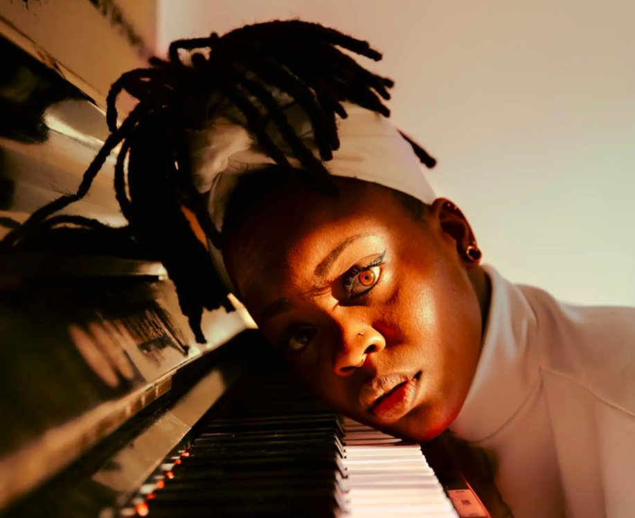 ClashMagazine's tweet image. Shaynah combines with Tiffany Gouché on ‘Let That Go’ - 

clashmusic.com/news/shaynah-c…