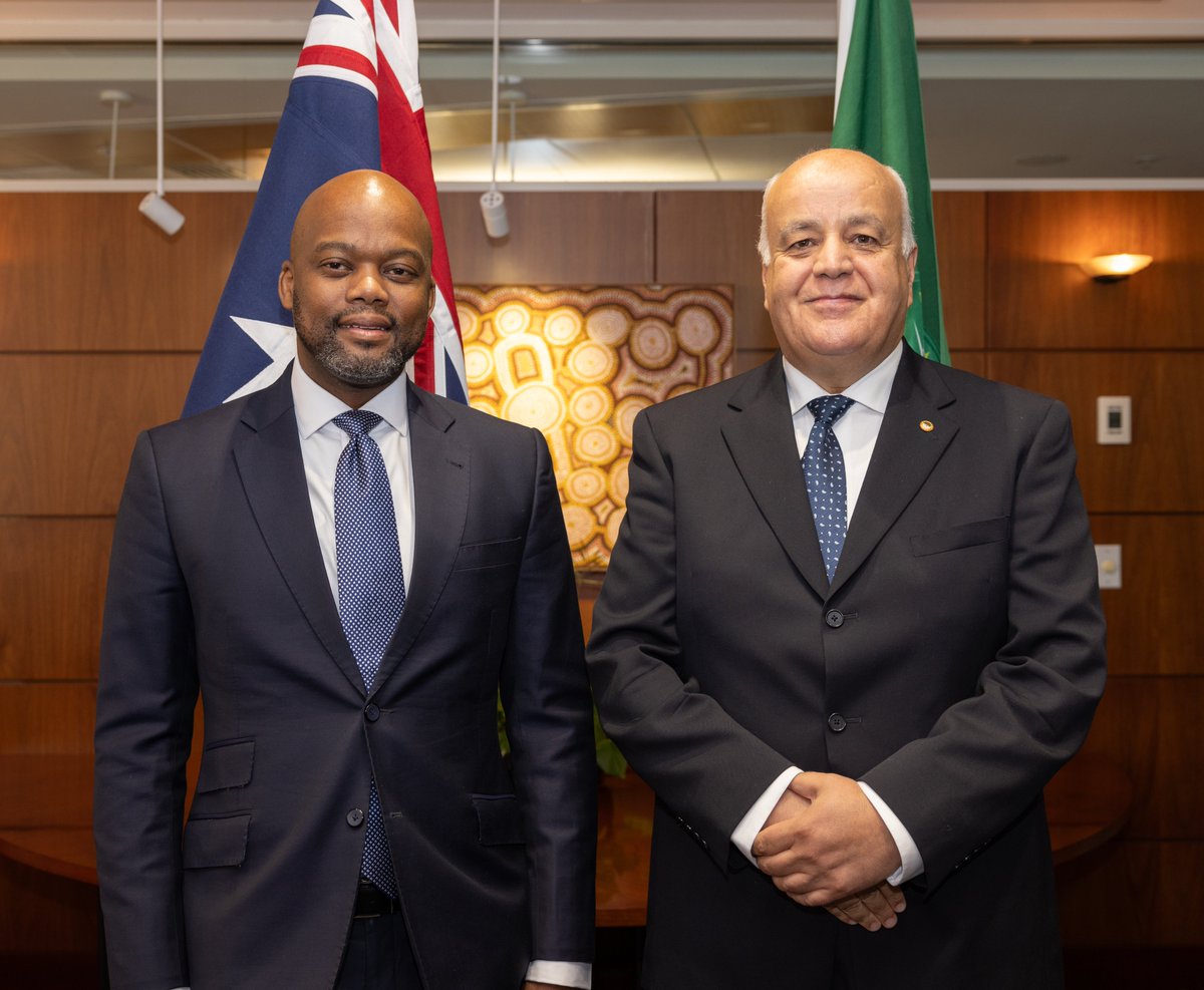 AfCFTA's tweet photo. During his official visit to Australia, H.E. @MeneWamkele was joined by esteemed members of the African Diplomatic Corps from Algeria, Botswana, Egypt, Ghana, Kenya, Mauritius, Zambia, South Africa, Sudan, and Nigeria at a reception led by Ms. Lara Nassau of Department of Foreign Affairs and Trade in Australia. The purpose of the reception was to engage in dialogues with pivotal Australian institutions and to set the stage for the upcoming Africa-Australia Summit. Discussions with the Dept. of Foreign Affairs, Hon. Don Farrell, and key financial entities like Export Finance Australia & Macquarie Group spotlighted trade & investment opportunities for African SMEs. Similarly, discussions with the Sidney Marine Science Institute underscored the potential of the Blue Economy for African island states. H.E. Mene emphasized the aspiration for concrete deals and impactful outcomes from this landmark gathering. 

#AfCFTA #Trade #Investment #BlueEconomy #Australia #DFAT