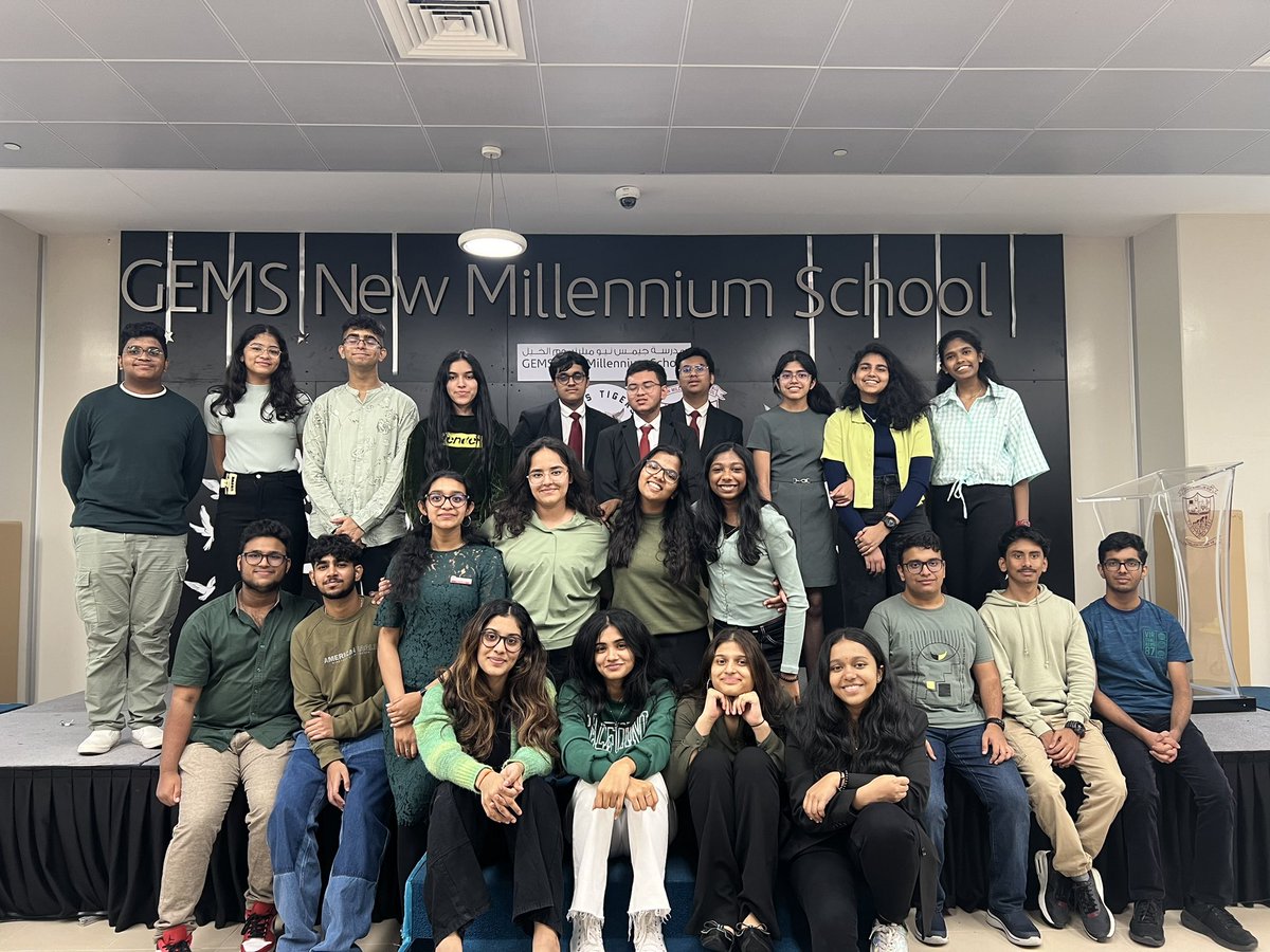 12B_AT_NMS's tweet image. “Stories that inspire, stories that define, real-life narratives that touch the heart and soul 📖.”
#livelibrary  #RealLifeStories 
12B volunteers for Live Library on 10th Oct. 
@TeresaRusten @SumiBinny1 @Fatima_Martin