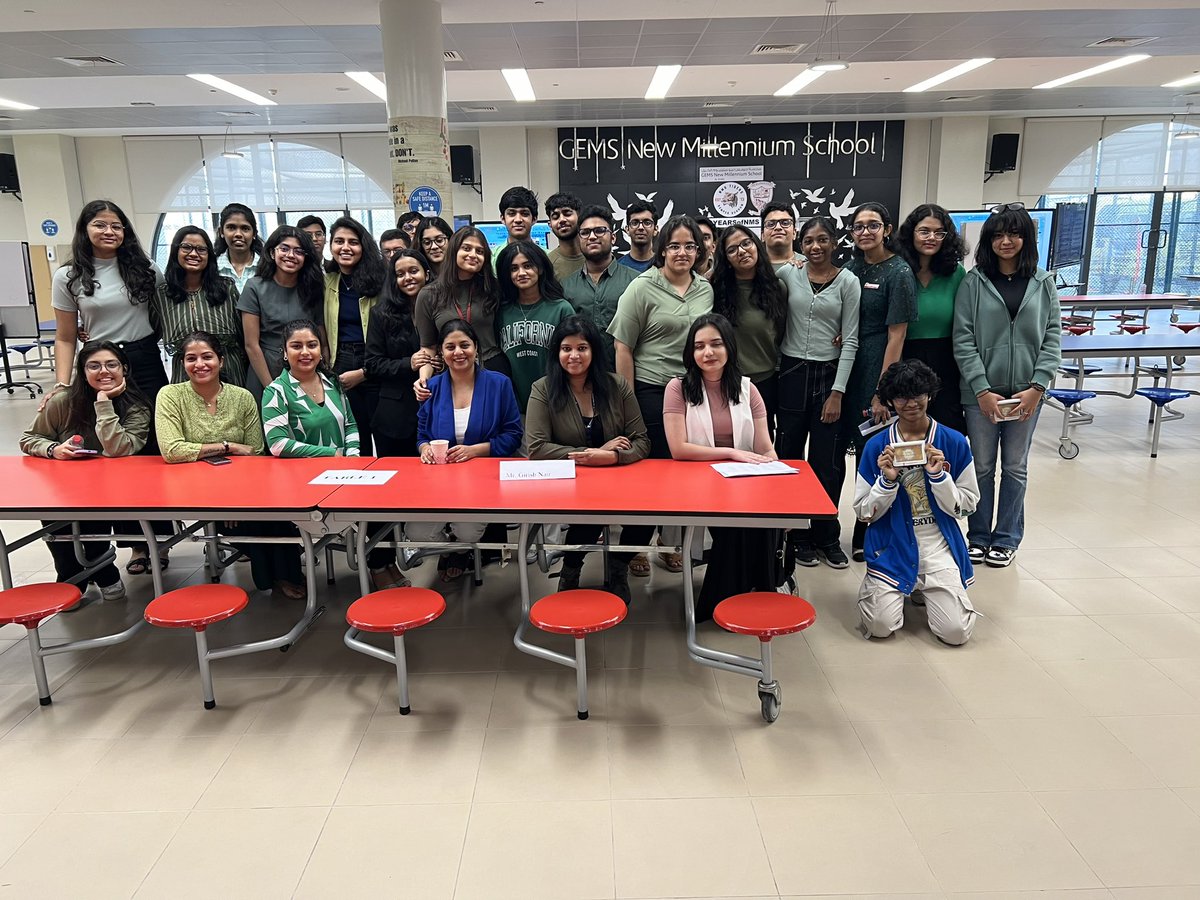 12B_AT_NMS's tweet image. “Stories that inspire, stories that define, real-life narratives that touch the heart and soul 📖.”
#livelibrary  #RealLifeStories 
12B volunteers for Live Library on 10th Oct. 
@TeresaRusten @SumiBinny1 @Fatima_Martin