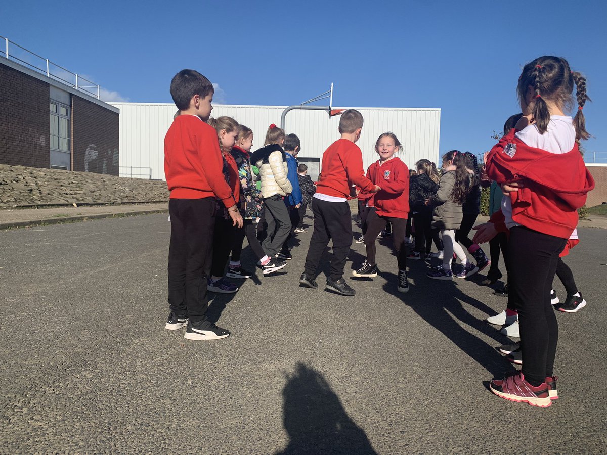 P3 have had a fantastic term 1! We really enjoyed celebrating the end of expedition 2 with our ceilidh dancing! @DycePrimary @MissSarahLaw <a href="/_MissBruce/">Miss Bruce</a> #WhatMakesScotlandBeautiful