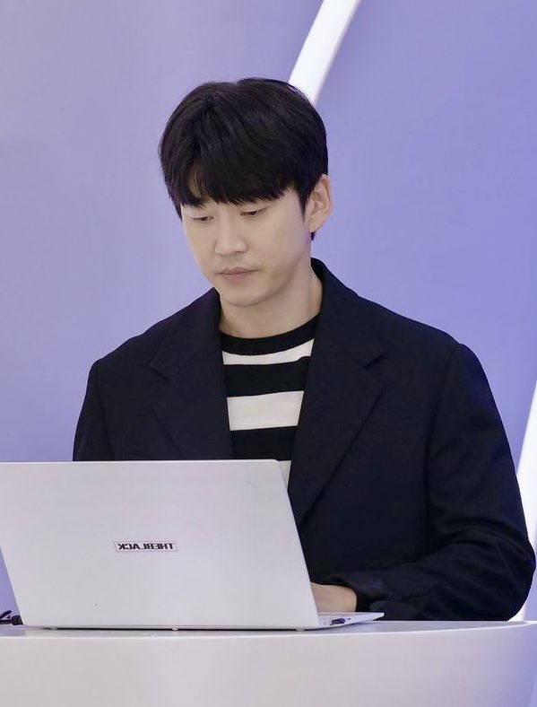 ahjae365's tweet photo. 과실에서 같이                         전공 발표때
야작하던 애가                         이러고 옴 https://t.co/hKRiDDey7V