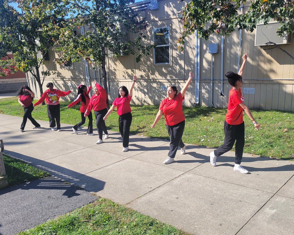 MsEleyELD's tweet photo. Despite a crazy morning, Blair Dance Crew squeezed in one last practice before today's pep rally!
#BlairDanceCrew #peprally #homecoming2023 #OneBlair https://t.co/zF8PD92Q5a