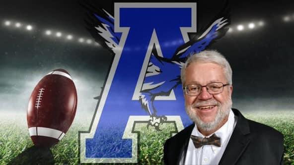 ApopkaHS_alumni's tweet photo. Tonight at 6:50 pm before Hoco game, we remember one of our own, @ApopkaJohn, #co1974. The Peery family will stand & be honored on his behalf. Join us to extend your love & support for the one who gave so much to Apopka. 💙
#foreverbluedarter #play4john
📷:@DanLaForestFB https://t.co/wUo4xF4Ego
