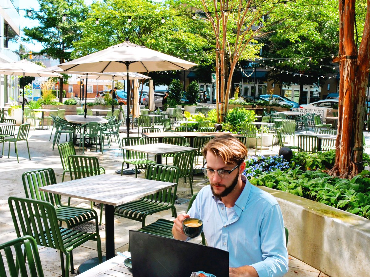sunny garden patio &gt; cold windowless office. ☀️ delicious bagel sandwiches + fresh seasonal dishes from an award-winning chef &gt; sad desk lunch. 🥯

consider us your new satellite office — we’ve got free wifi, hot ☕️, happy hour all day long, plenty of space for co-working! ✨