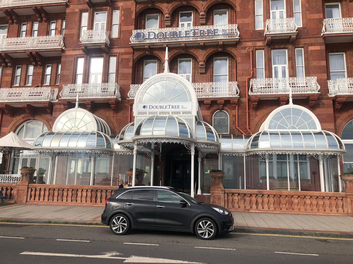 Alisonmariposas's tweet image. #SECEM23
If your considering your career options... 💭🤔🧠
This is how we do things at our ED Conferences in the south east!  Lovely venue, great sessions and workshops 
Is a fast paced and rewarding career. 😜
#teamED 
@RCEMevents @RCollEM 
@RCEMvp_Salwa 
@RCEMpresident
