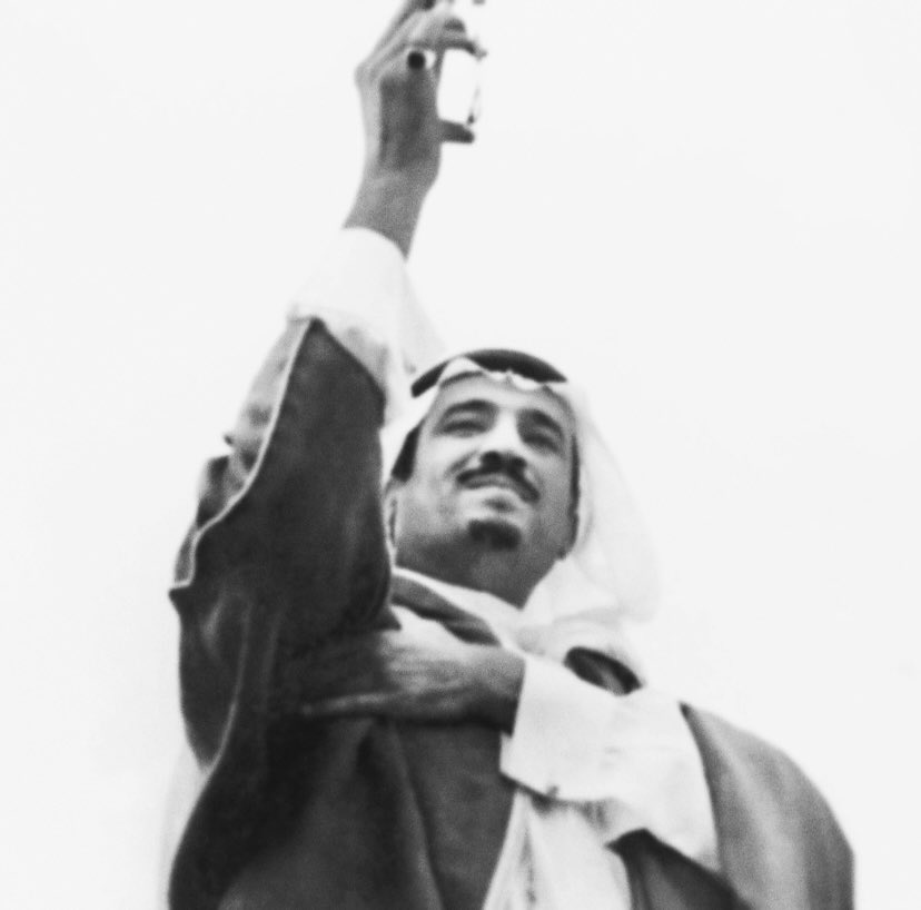 aplllq's tweet image. دارٍ لها بالقلب عشق وتكاليف
يا عل عينٍ ما هوتها كفيفه..🤍

،