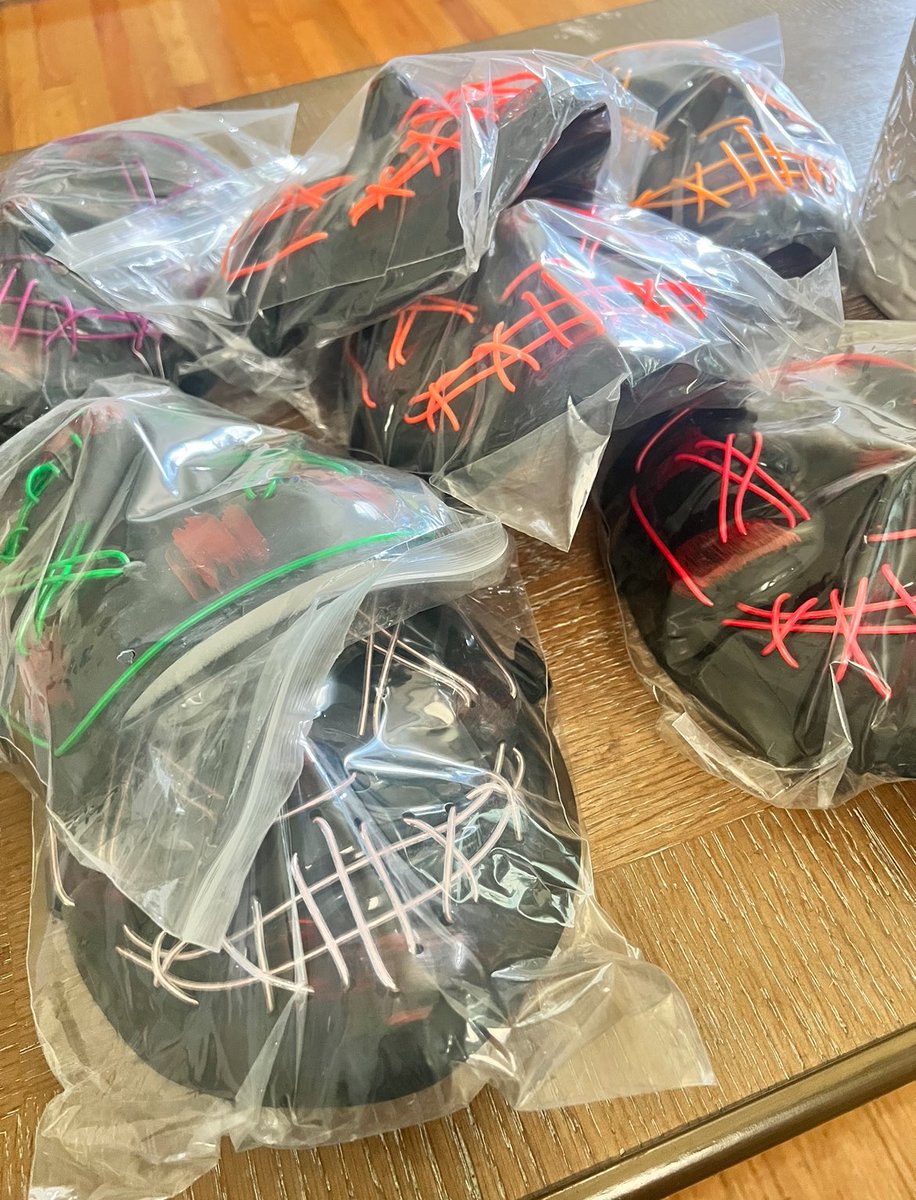 jhvays's tweet image. Who says you can’t dropship on TikTok Shop?

@RippyClub will be ordering stock for products

Giving you guys an opportunity to use that free stock and run up your first Shop at no risk

Retweet + Comment “RIPPY” to get a blueprint on this is gonna work

(Must follow so I can DM)