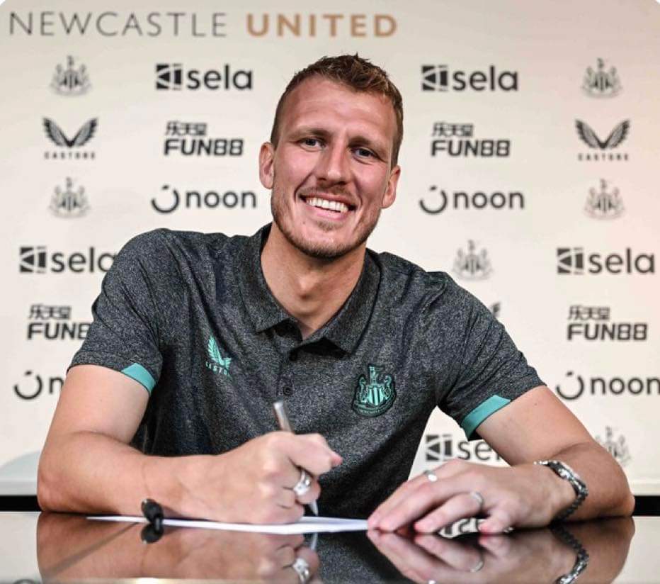 officialiamalex's tweet photo. ⚪️⚫️ Newcastle announce that Dan Burn has agreed a new contract that will keep him at St. James' Park until 2025.

Signed and sealed today. https://t.co/810GdBMce1