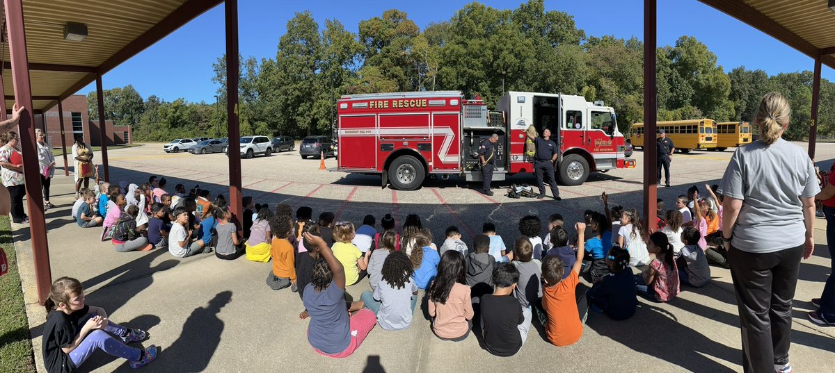 First grade is learning all about fire safety and community heroes today thanks to Station 15 on Cliffdale Road! @EEMillerElem @mrsgray620