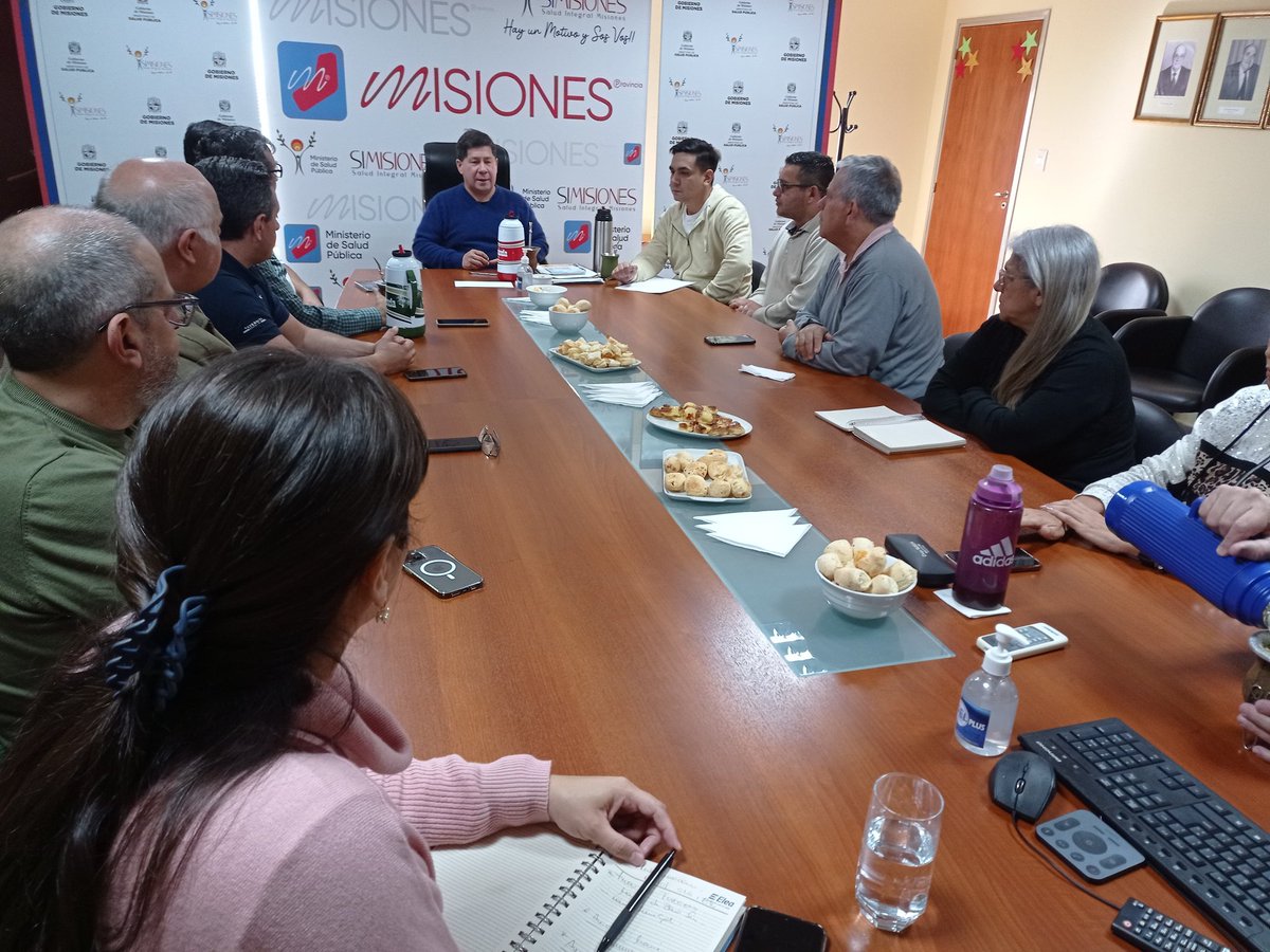 📌Reunión de trabajo hoy viernes 13/10 en el ministerio de salud junto al Intendente de Oberá, jefes de zona y equipo del ministerio👏🏻