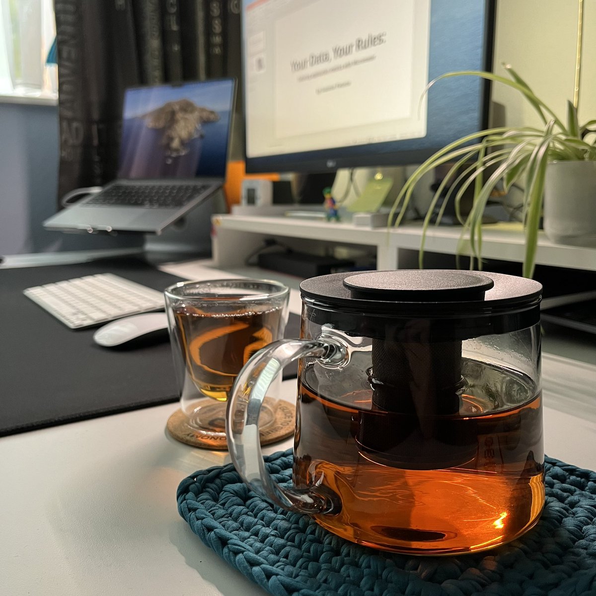 Susivic's tweet photo. Used my day off to work on the draft of my slide deck and demo repo for @jfallconf.
#jfall #java #devlife #speaker #nljug #observability #micrometer #metrics #fueledbytea https://t.co/83HOBu0Itt