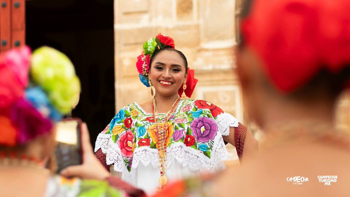 Los Campechanos son conocidos por su calidez y su fuerte vínculo con las tradiciones culturales de la región. 📷📷📷
#campeche #mexico #arquitecturacolonial #visitMexico #mexicotravel #turistas #traveltheworld #viajando #destinos #viajeros #ecoturismo  #campechepuroamor