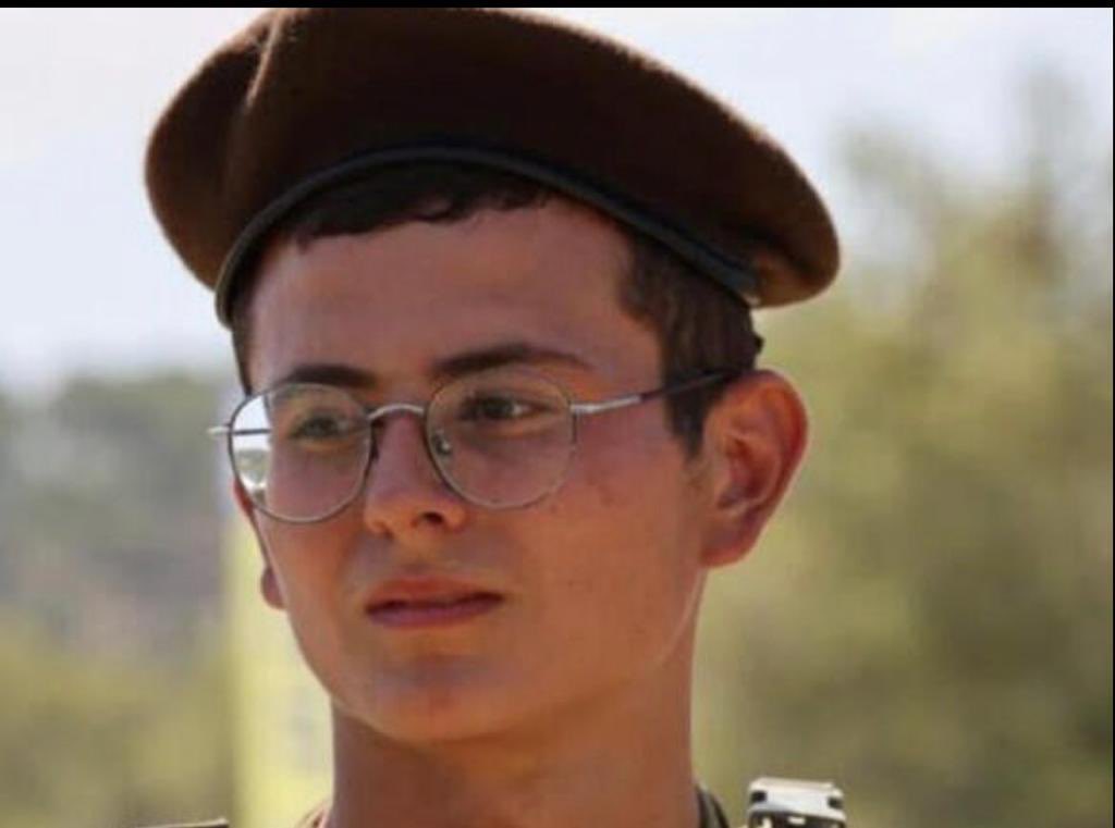 yaelbt's tweet photo. Look at the face of 19-year-old Matan Abarjil.

He and 7 of his fellow Golani soldiers were battling Hamas at Kibbutz Nir Am when the terrorists through a grenade into their armored vehicle (APC). 

Matan jumped on the grenade, and saved the lives of all his friends. 

His last words as the paramedic was treating him were: “I tried to do everything to save the people of Israel”. A HERO, may he rest in eternal peace. 

Terrorists will never have this spirit 🇮🇱