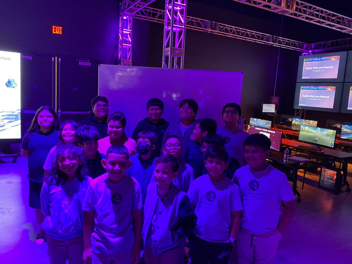 SouthwickAndrew's tweet photo. WISE students began their after school program at SAMSAT this week learning about ESPORTS!  #EISDofSA #WINSTON https://t.co/ezRhKeImPq